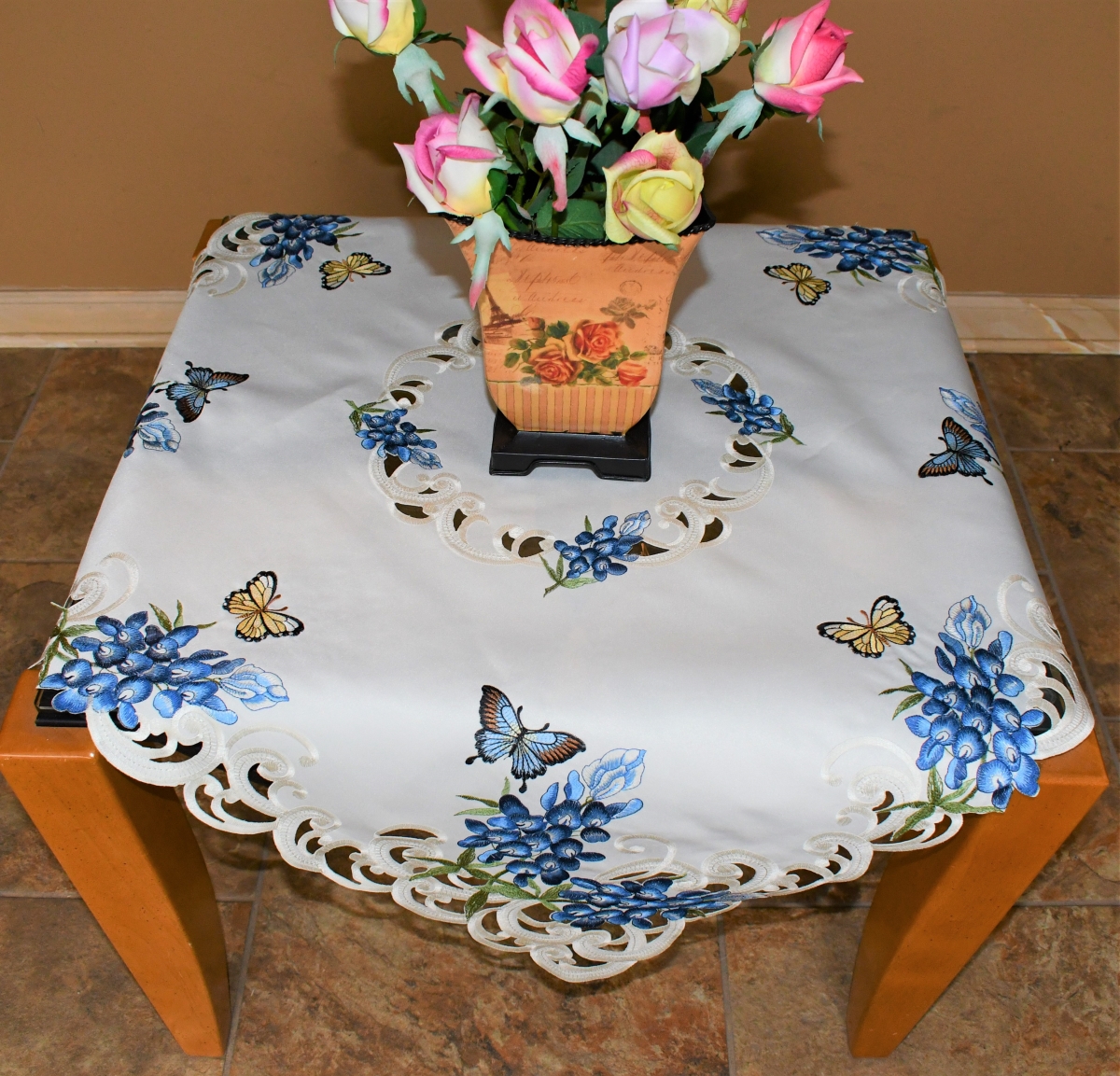 H9491-34x34SQ 34 x 34 in. Bluebonnet & Butterfly Square Table Topper
