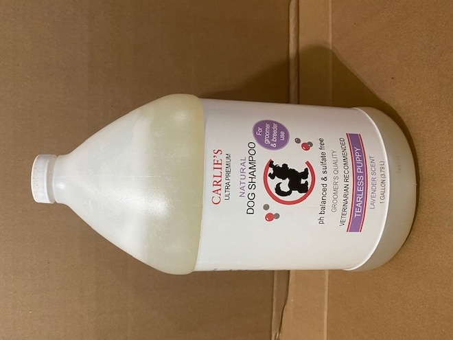 Picture of Scoochie Pet 138 Carlies Untra Premium Puppy Groomer Bottle Tearless Shampoo for Dogs, Lavender Scent