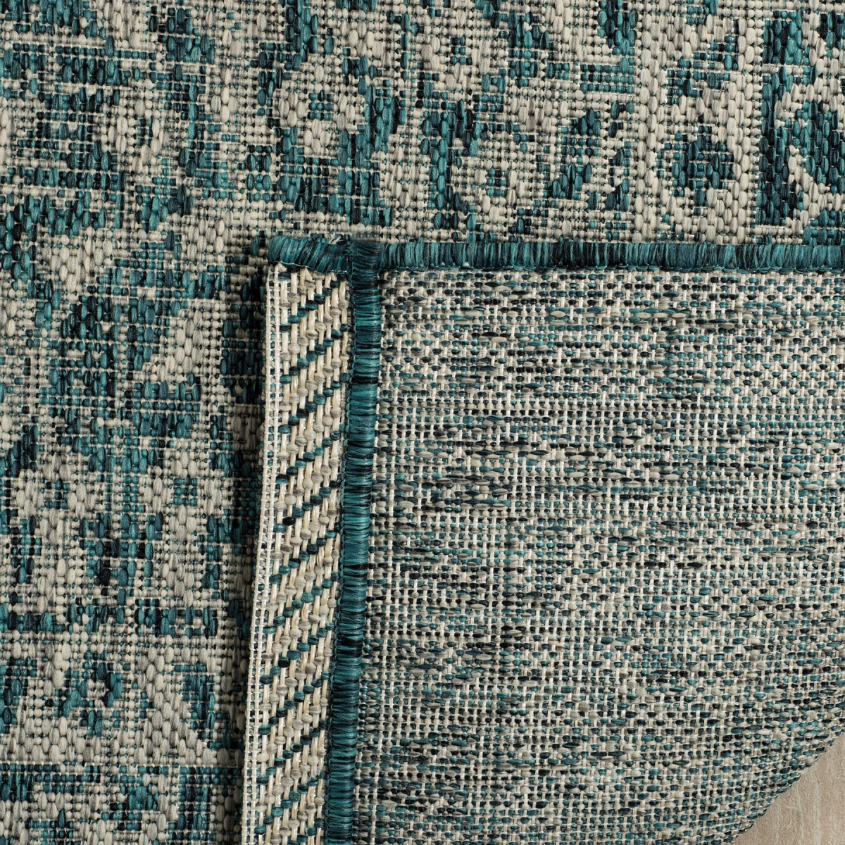 SAFAVIEH