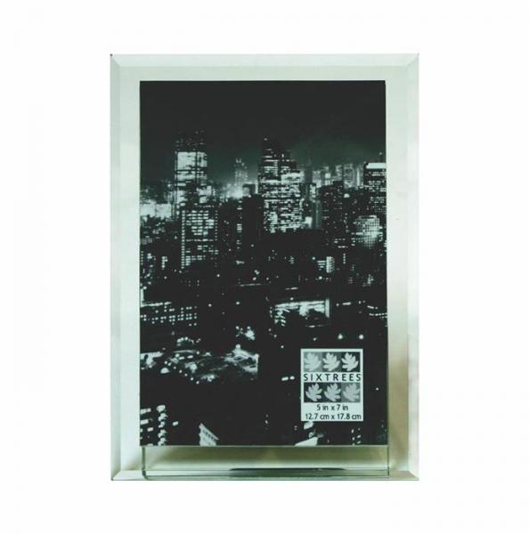 GT72257V 5 x 7 in. Manhattan TableTop Glass Frame, Clear