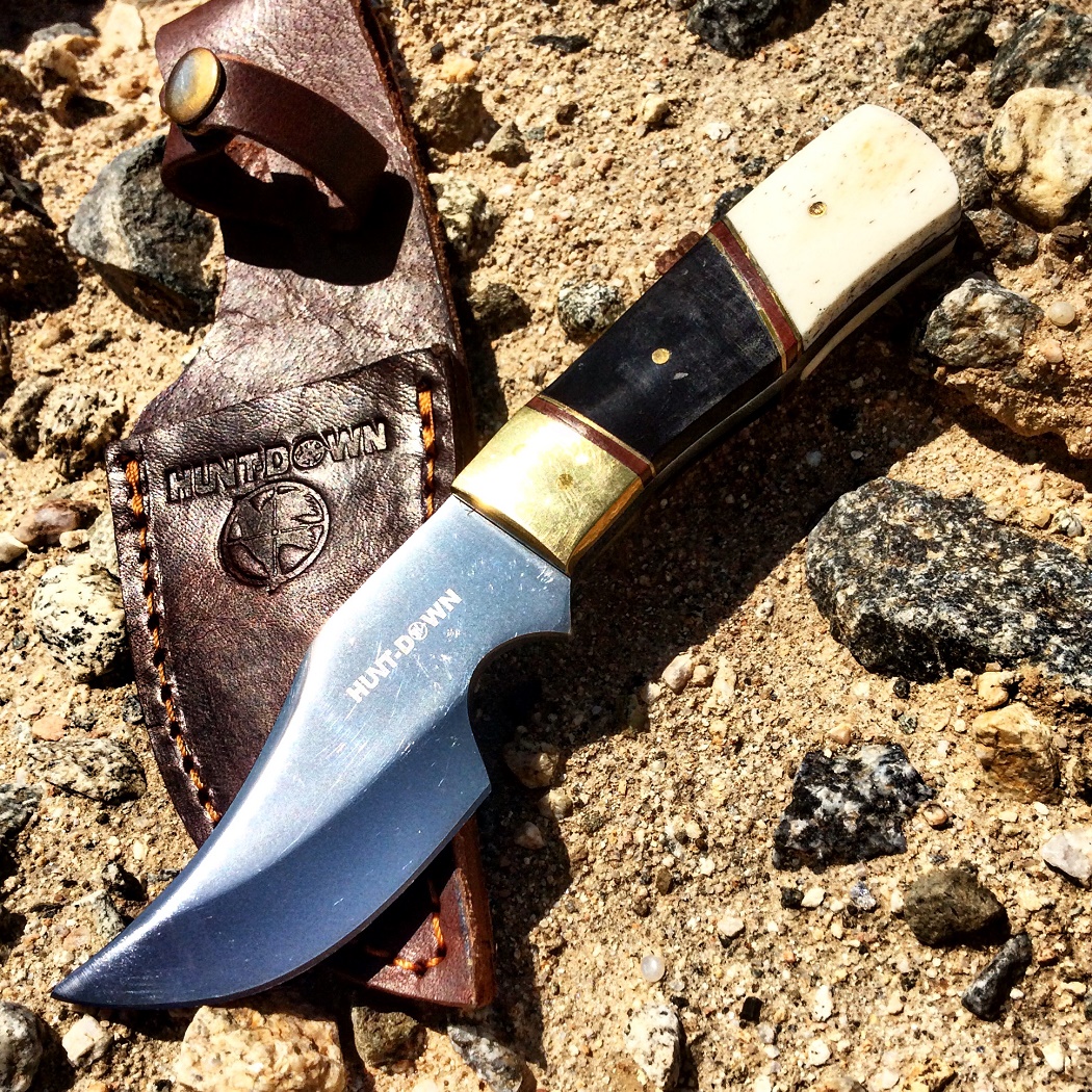 9338 7 in. Huntdown Full Tang Skinner Knife with Black & White Handle & Leather Sheath