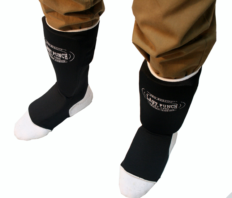 9005-XL Professional Martial Arts Shin Pads - Black, Extra Large