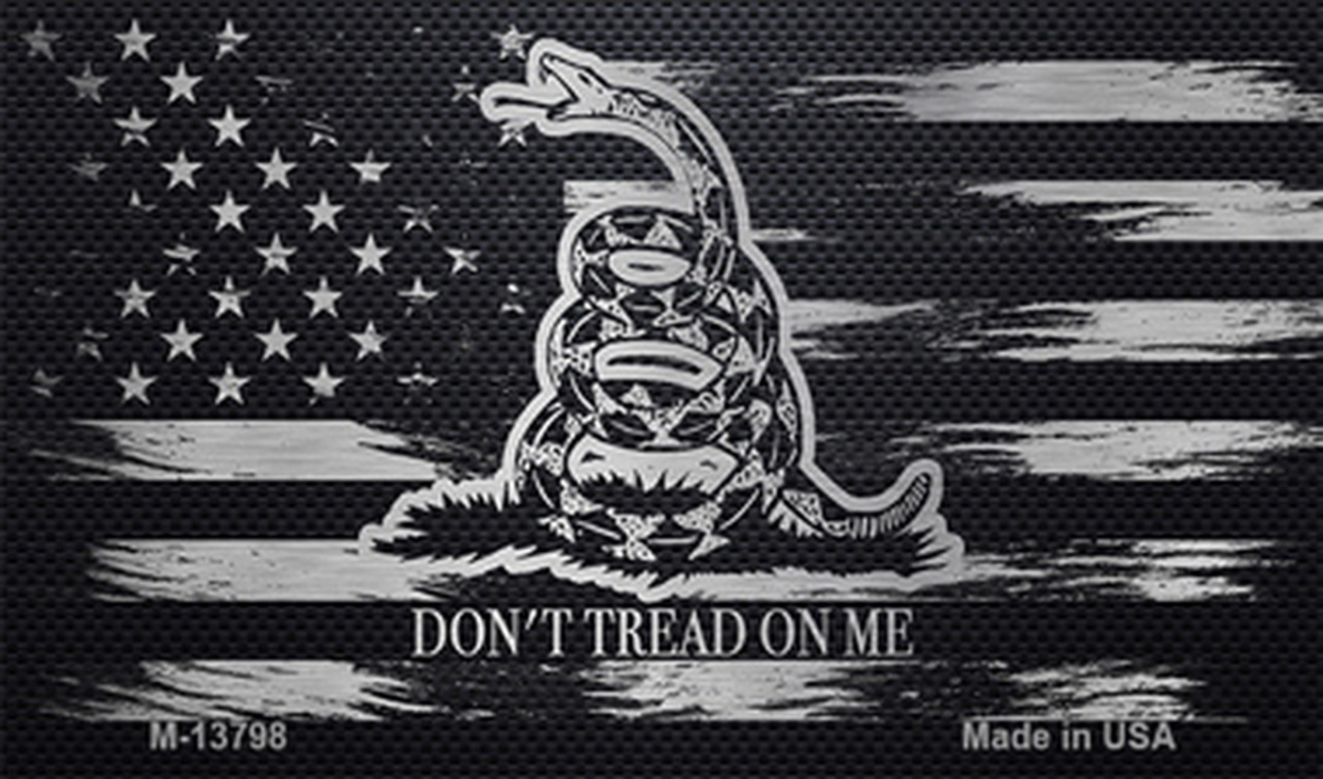 M-13798 3.5 x 2 in. Dont Tread On Me Distressed Flag Novelty Metal Magnet