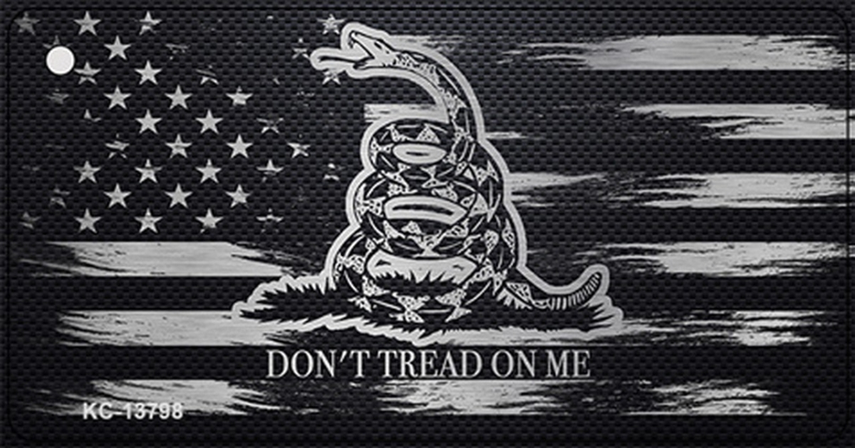 KC-13798 1.5 x 3 in. Dont Tread On Me Distressed Flag Novelty Metal Key Chain