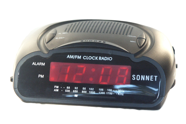 Picture of Sonnet Industries R-1662B Compact Radio Clock, Black