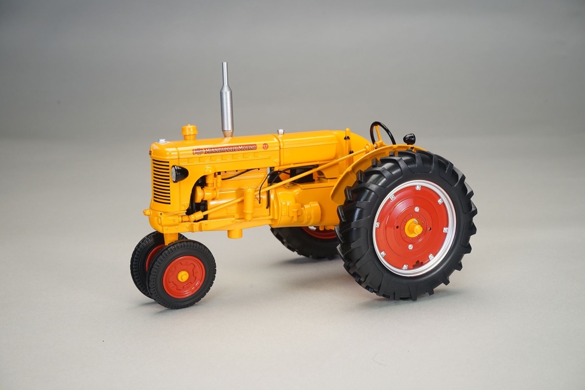 1-16 Scale Minneapolis Moline U Narrow Front Tractor