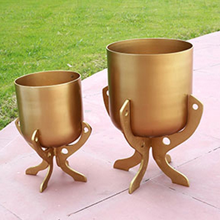 15 x 12.50 x 10 in. Golden Finish Planter Holders