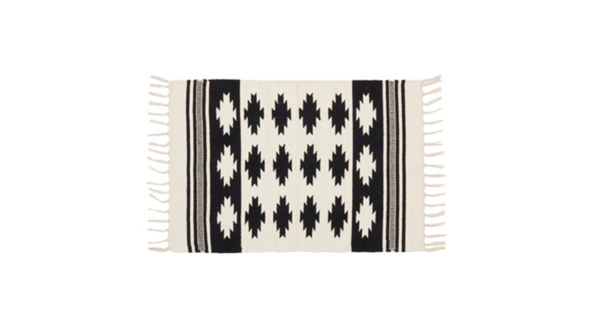 RU307.BW23B 2 x 3 ft. Southwestern Oblong Rug, Black & White
