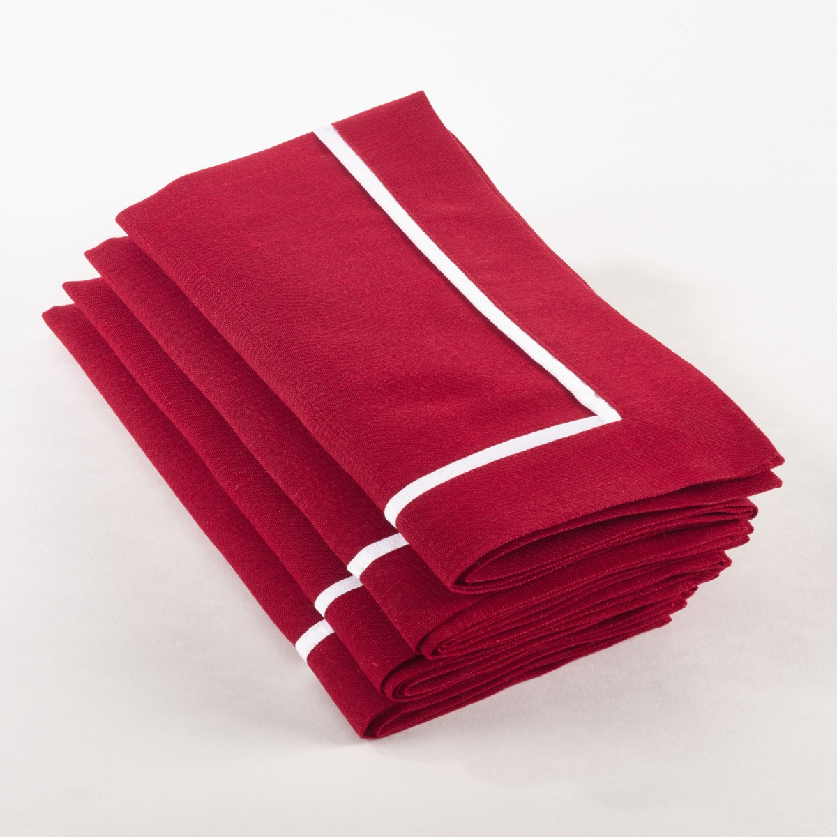 Picture of SARO 13257.R1670B 16 x 70 in. Rectangular Classic Pleated Design Table Runner - Red