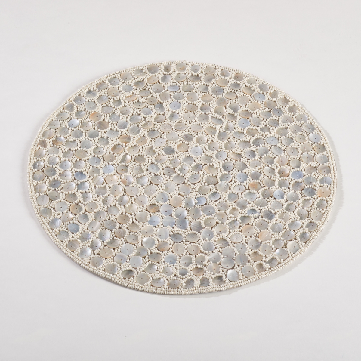 SARO 1180.I15R 15 in. Round Mother of Pearl Design Placemat - Ivory  Set of 4