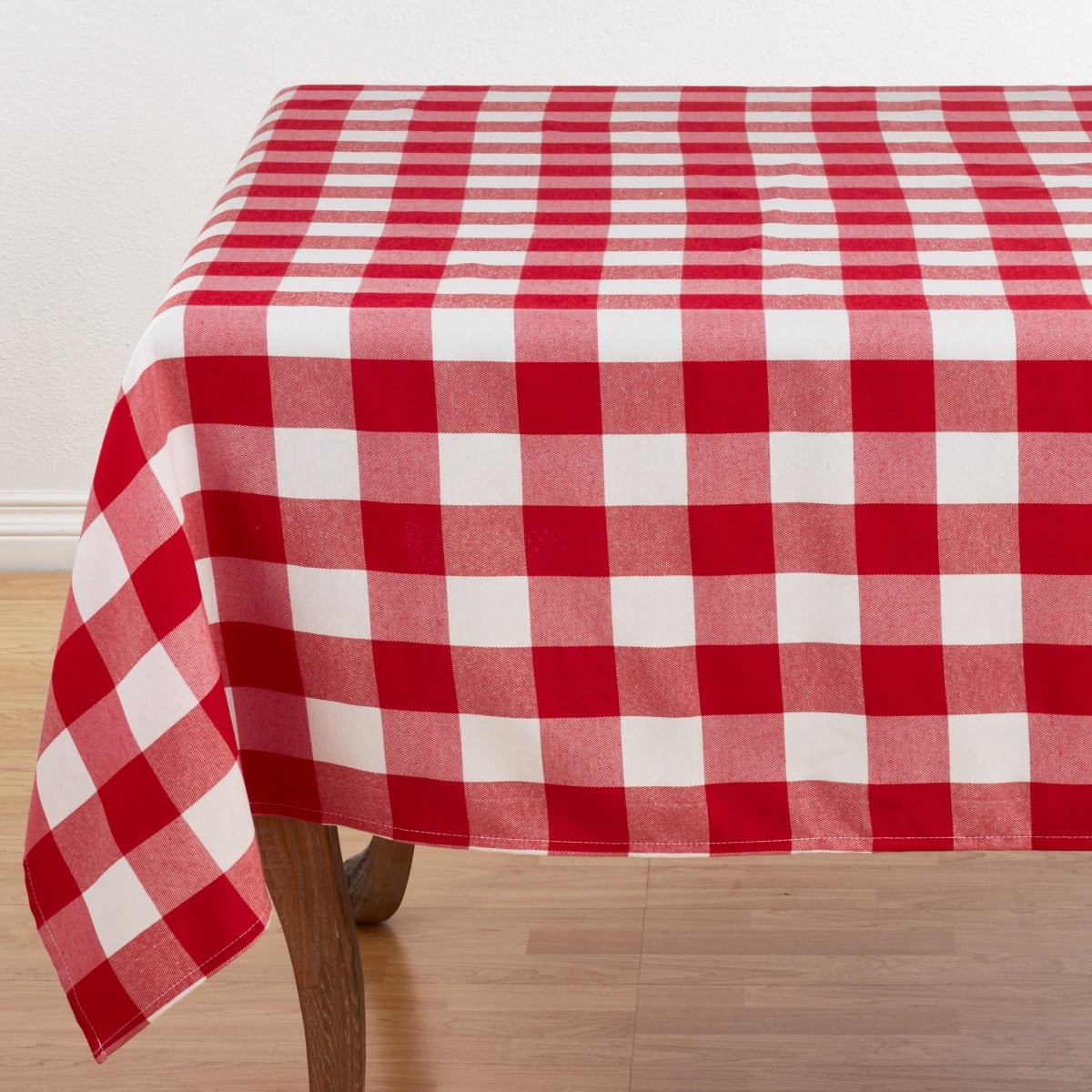 SARO 5026.RW70S 70 in. Square Buffalo Plaid Design Cotton Blend Tablecloth - Red & White