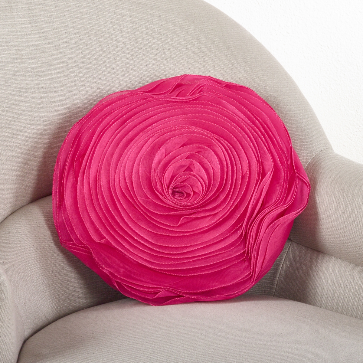 SARO  16 in. Rose Design Round Pillow with Poly Filled  Fuchsia