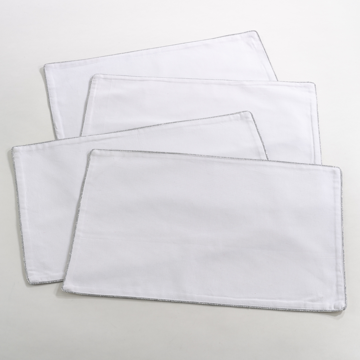 Picture of SARO 5084.S1420B 14 x 20 in. Rectangle Luana Metallic Trimmed Placemats  Silver - Set of 4
