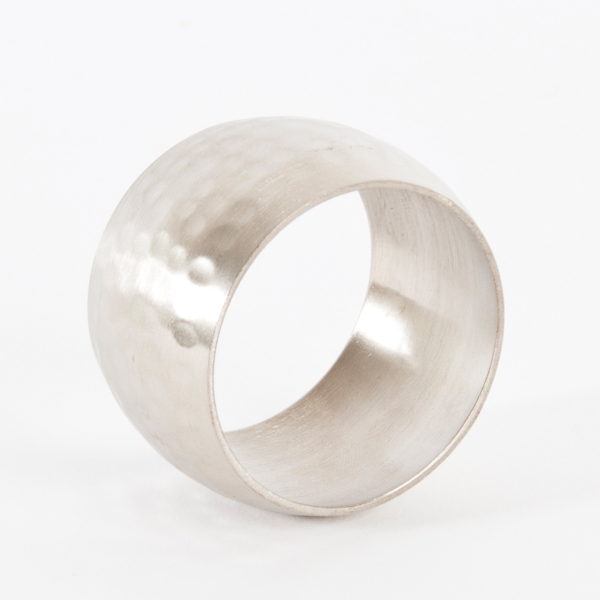 Picture of SARO NR104.S Round Shape Napkin Ring  Silver - Set of 4
