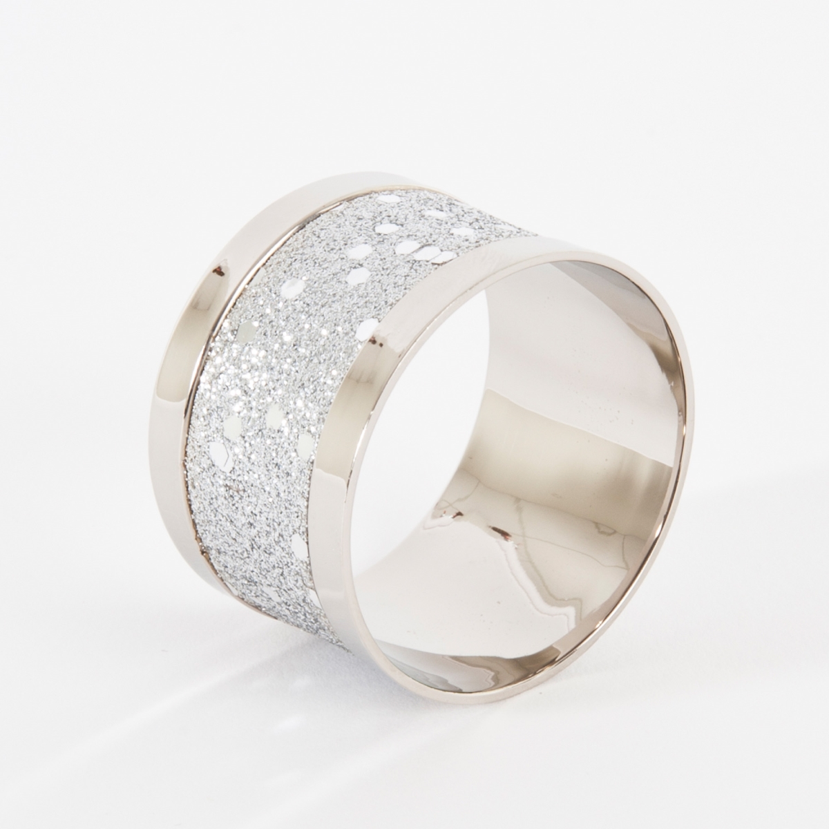 Picture of SARO NR36.S Sparkling Design Napkin Ring  Silver - Set of 4