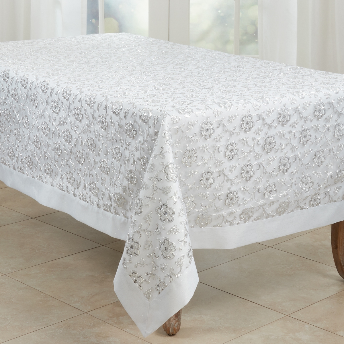 Picture of Saro Lifestyle 4019.W6590B 65 x 90 in. Floral Embroidered Tablecloth, White