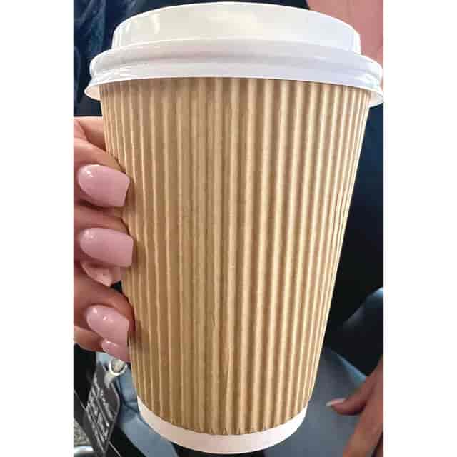 Picture of Karat by Lollicup KRTCKRC512 12 oz Paper Ripple Hot Cups, Kraft & White - 500 per Case