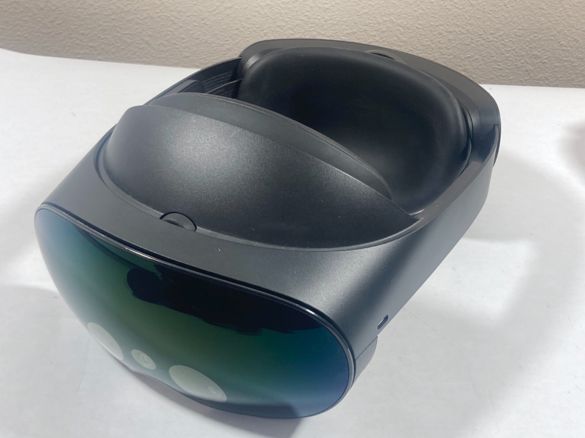 Picture of Meta 899-00412-01 Quest Pro VR Headset