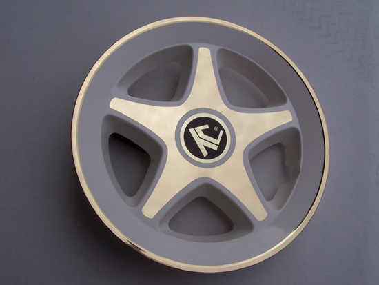 WCT006W Tek Wheel Covers, White & Gold - Set of 4