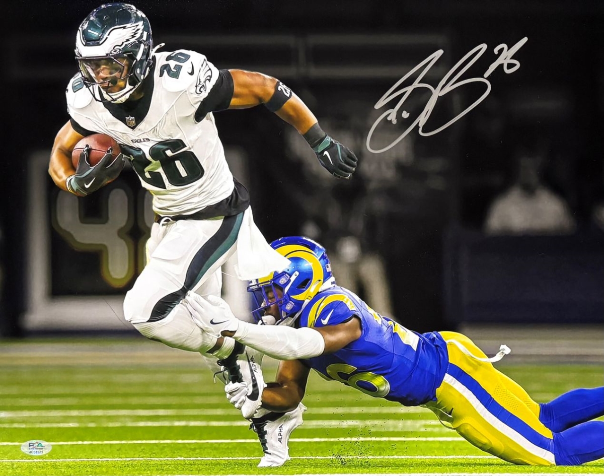 59082 Saquon Barkley Signed 16 x 20 in. Philadelphia Eagles vs Rams Photo PSA & DNA ITP