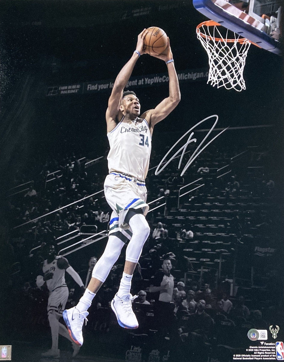 47957 Giannis Antetokounmpo Signed 16 x 20 in. Milwaukee Bucks Dunk Photo BAS ITP