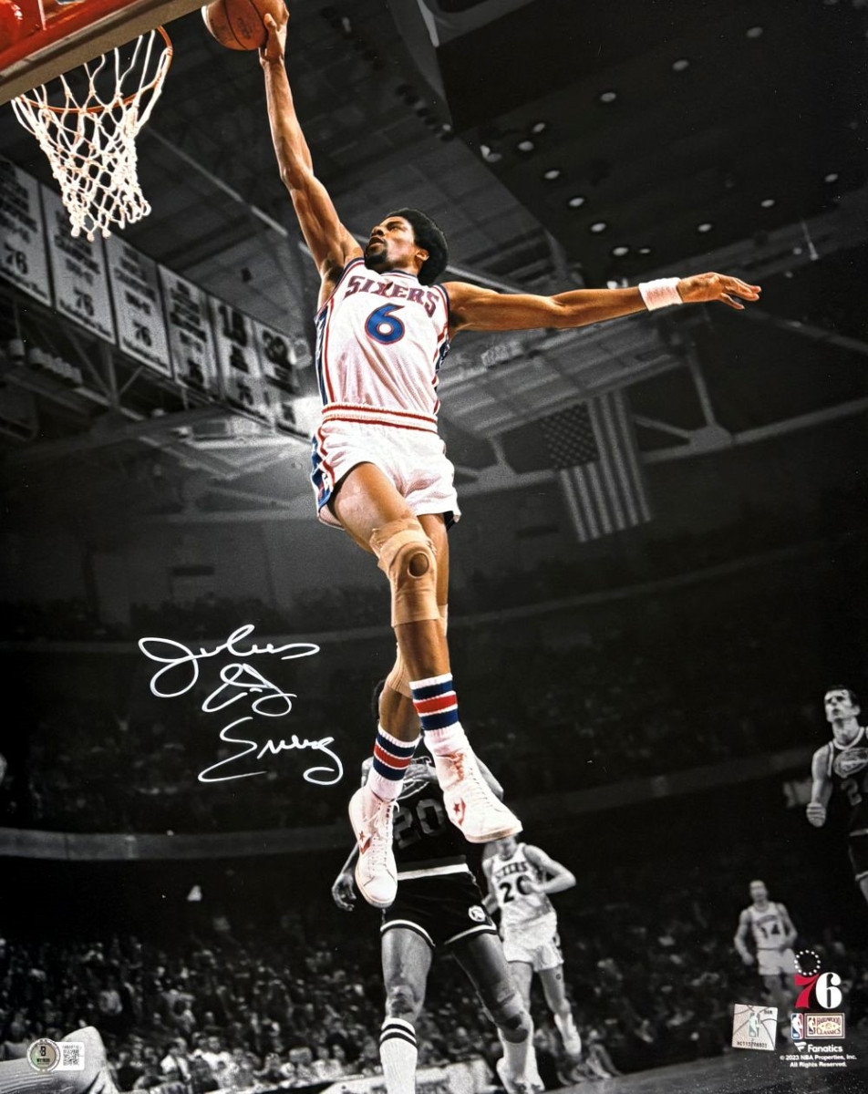 59009 Julius Dr. J Erving Signed 16 x 20 in. Philadelphia 76ers Photo BAS