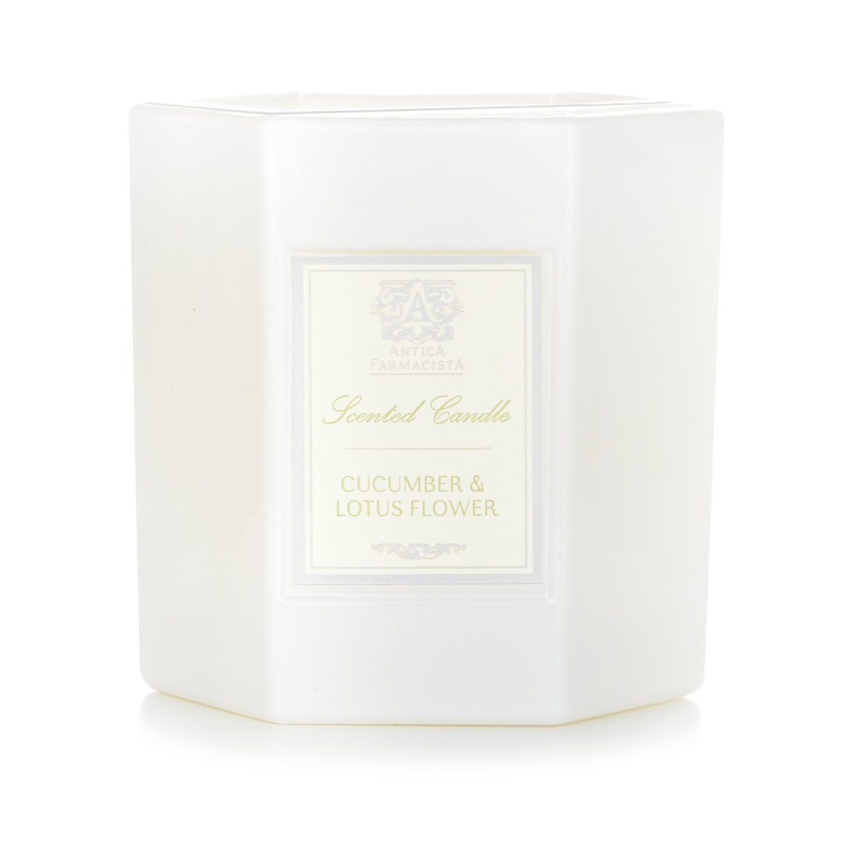 Picture of Antica Farmacista 279357 9 oz Cucumber & Lotus Flower Candle