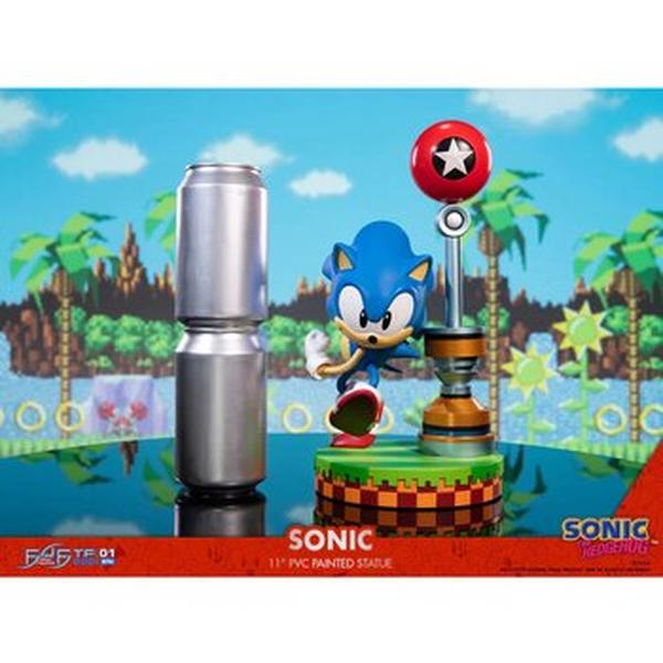 Picture of First 4 Figures 297487 20 x 20 x 32 cm Sonic - The Hedgehog Sonic