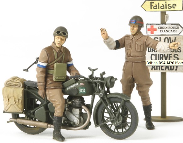 TAM-35316 1 by 35 British BSA M20 Motorcycle with Rider & MP