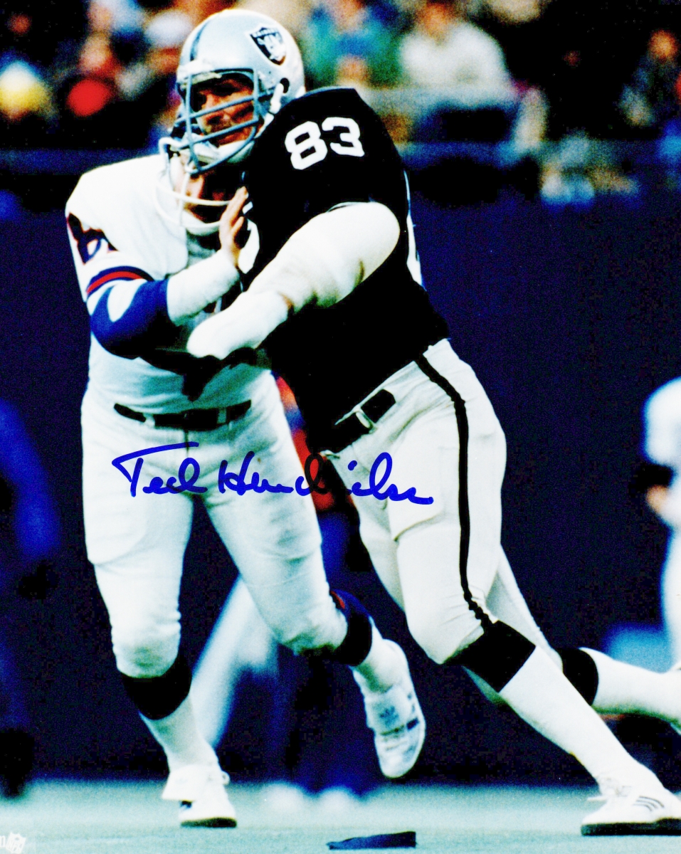 HEN08P300 Ted Hendricks Signed Raiders Action 8 x 10 in. Photo