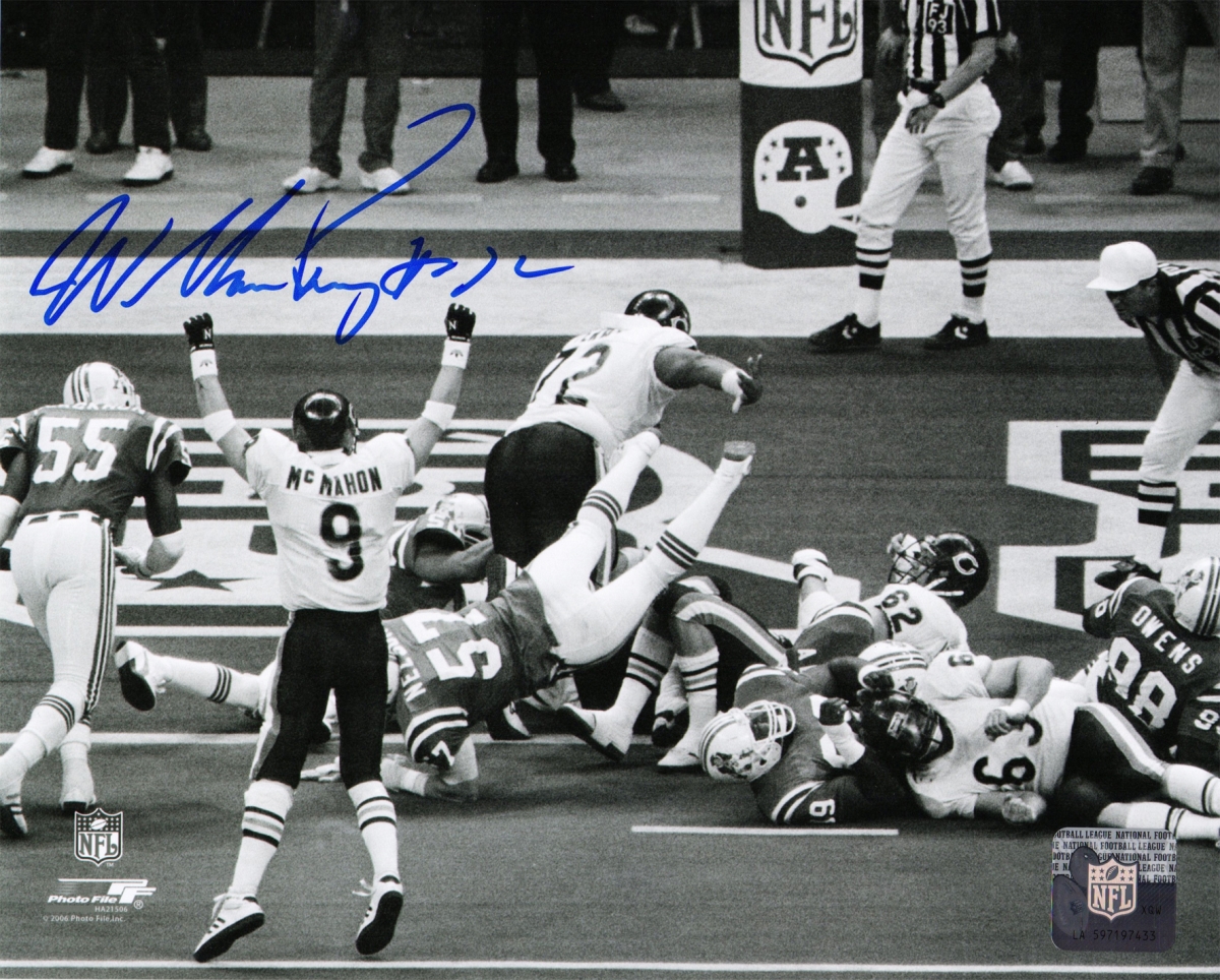 PER08P305 William Perry Signed Chicago Bears Super Bowl XX Touchdown Run B&W 8 x 10 in. Photo