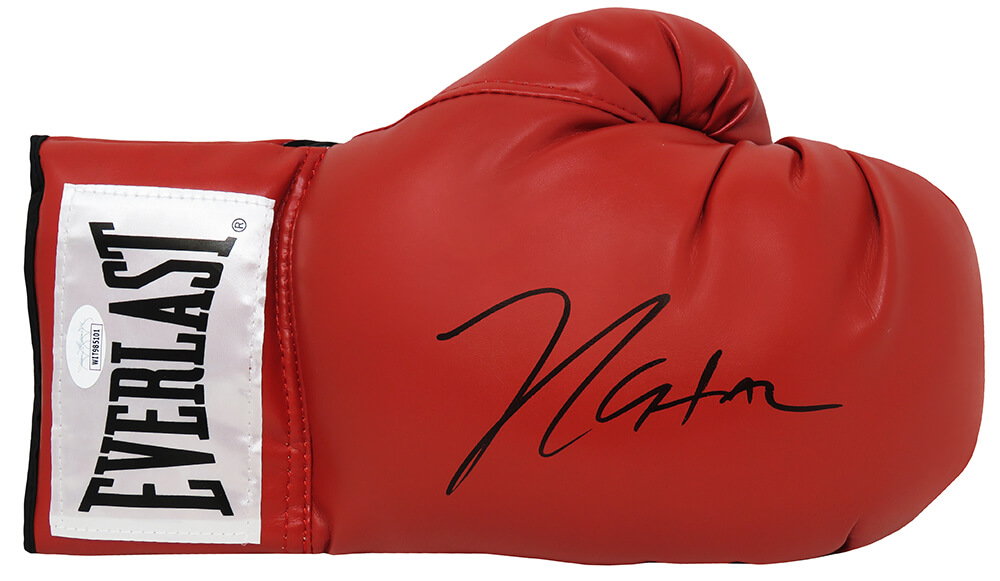 Picture of Schwartz Sports Memorabilia CHAGLV505 Julio Cesar Chavez Signed Everlast Boxing Glove&#44; Red - JSA Authentication