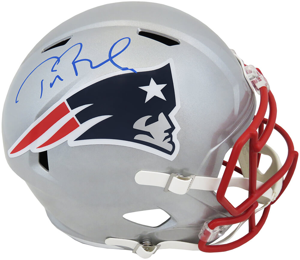 Tom Brady Signed New England Patriots FLASH Riddell Full Size Speed Replica  Helmet (Fanatics) – Schwartz Sports Memorabilia