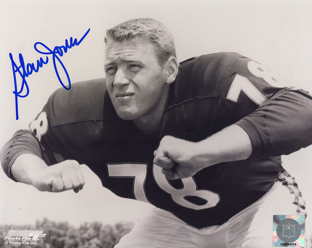 JON08P312 Stan Jones Signed Chicago Bears B&W Pose 8 x 10 in. Photo -  Schwartz Sports Memorabilia