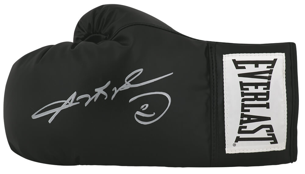 LEOGLV503 Sugar Ray Leonard Signed Everlast Black Boxing Glove