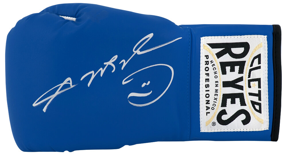 LEOGLV505 Sugar Ray Leonard Signed Cleto Reyes Blue Boxing Glove