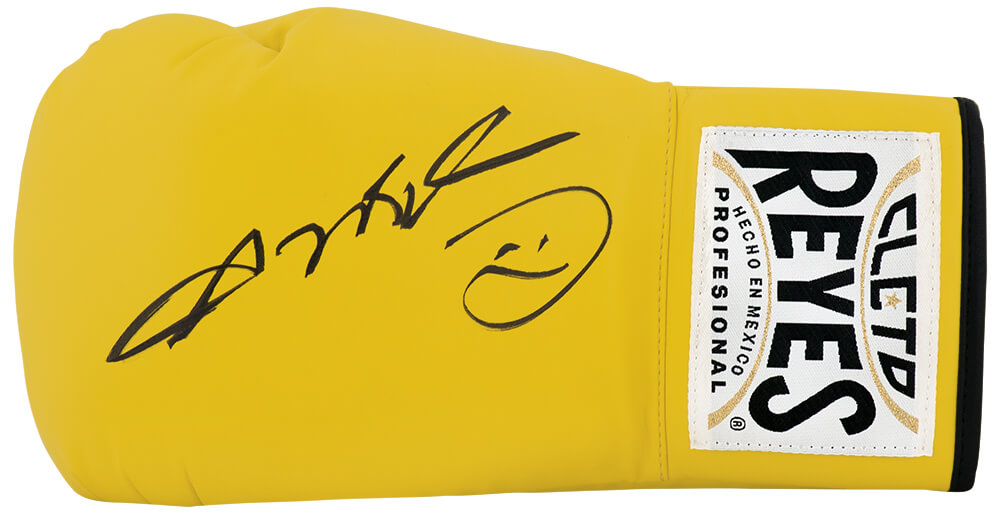 LEOGLV506 Sugar Ray Leonard Signed Cleto Reyes Yellow Boxing Glove