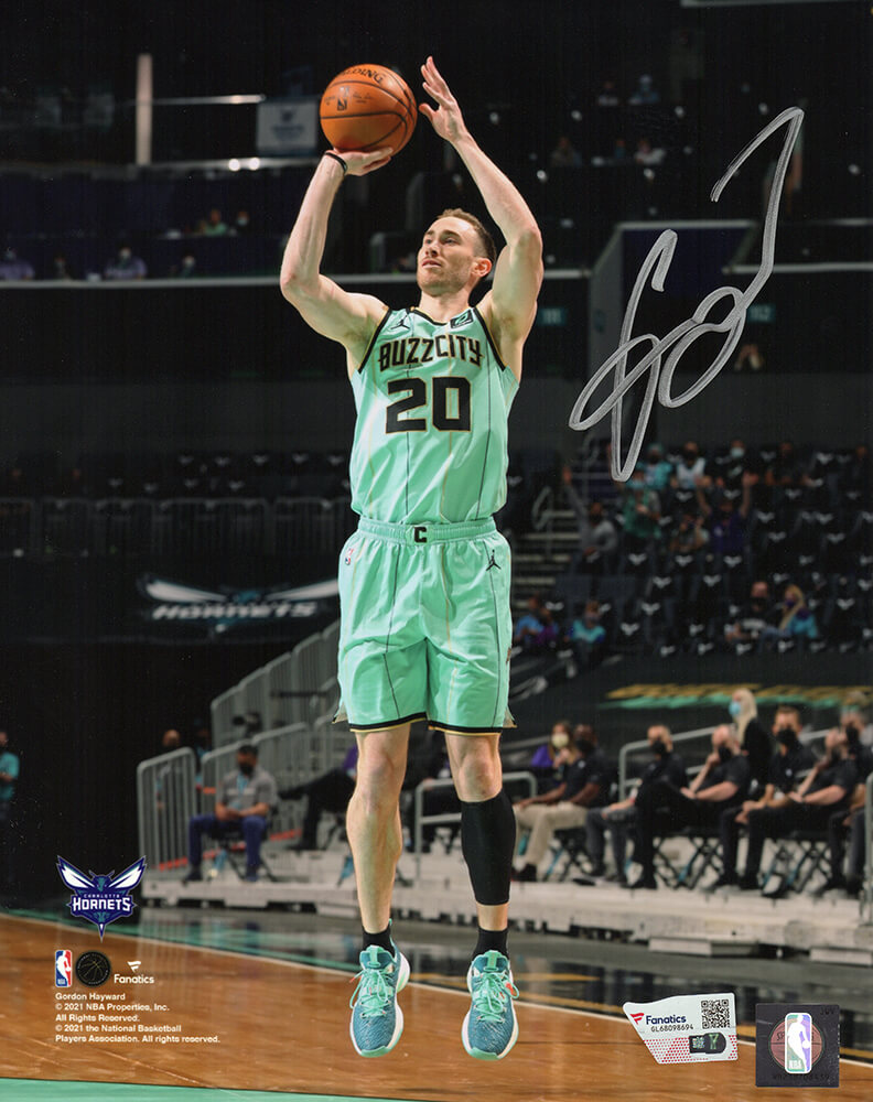 Picture of Schwartz Sports Memorabilia HAY08P231 8 x 10 in. Gordon Hayward Signed Charlotte Hornets Shooting Teal Jersey Action Photo - Fanatics