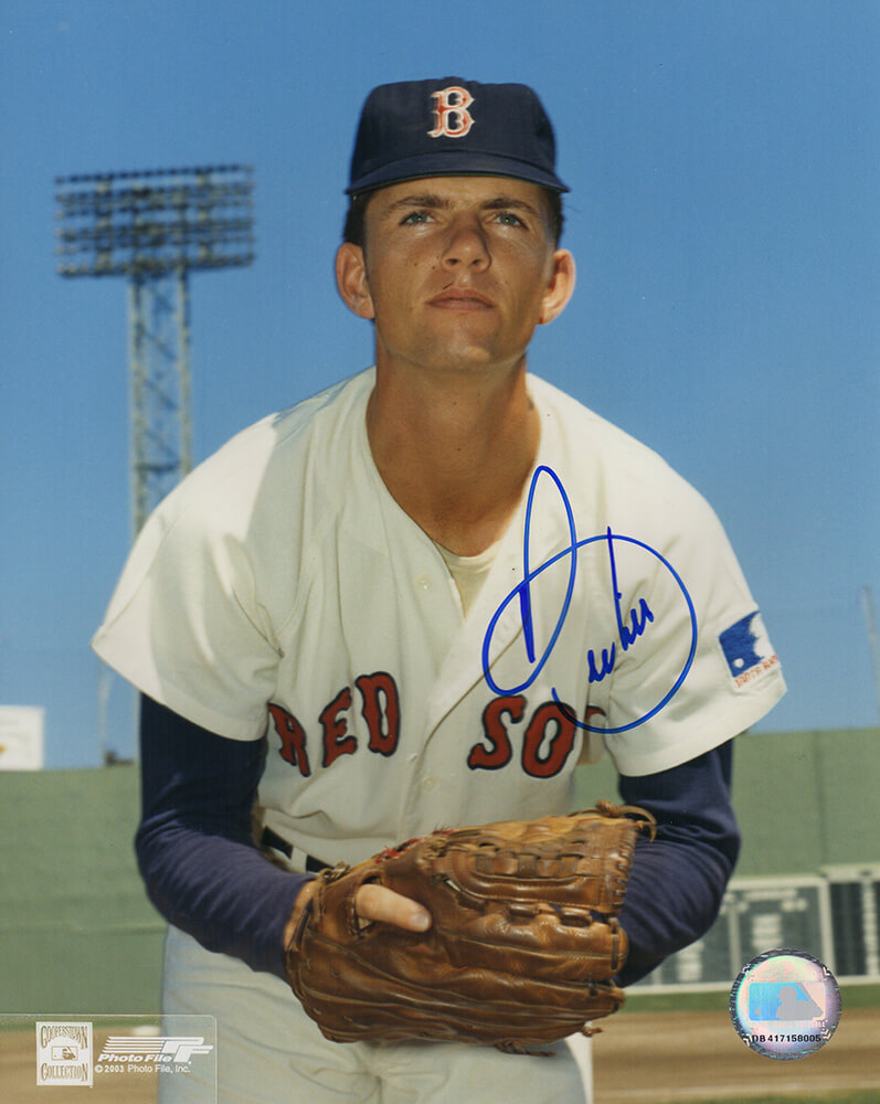 Picture of Schwartz Sports Memorabilia LEE08P103 8 x 10 in. Bill Lee Signed Boston Red Sox Close Up Pose with Glove Photo