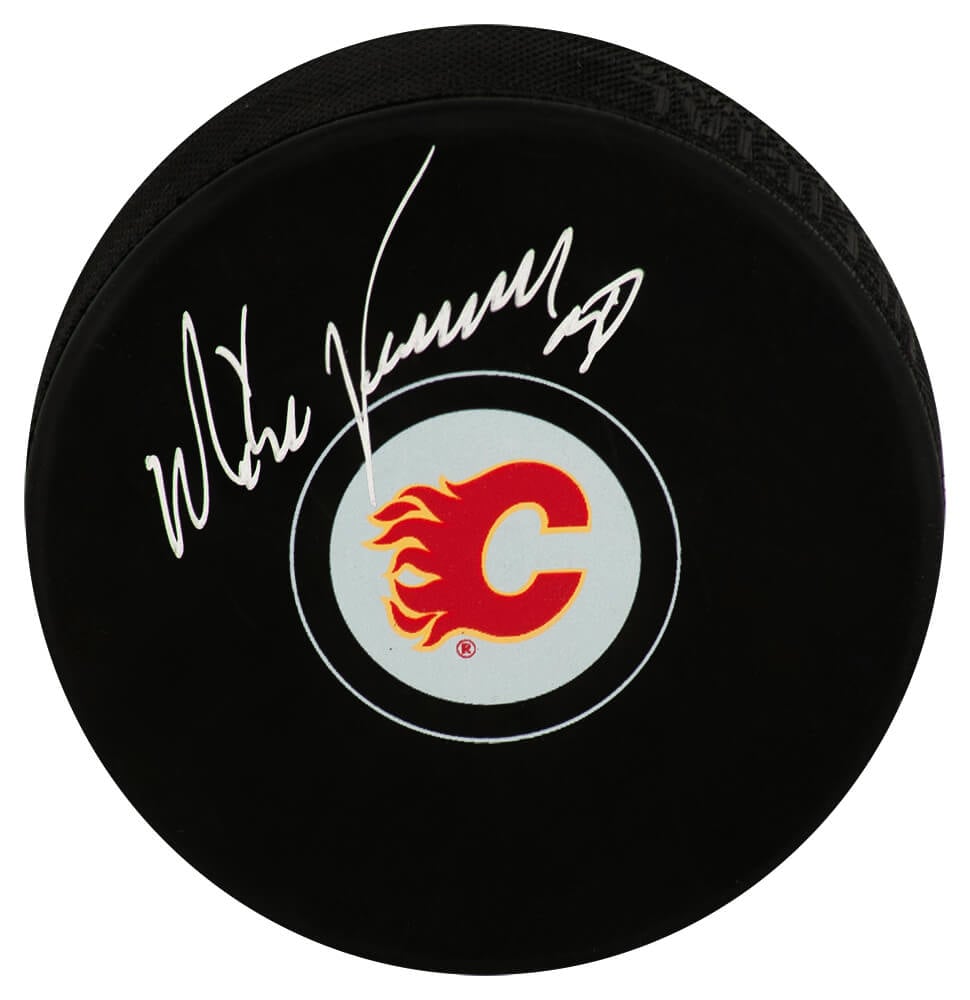 VERPUC434 Mike Vernon Signed Calgary Flames Logo Hockey Puck
