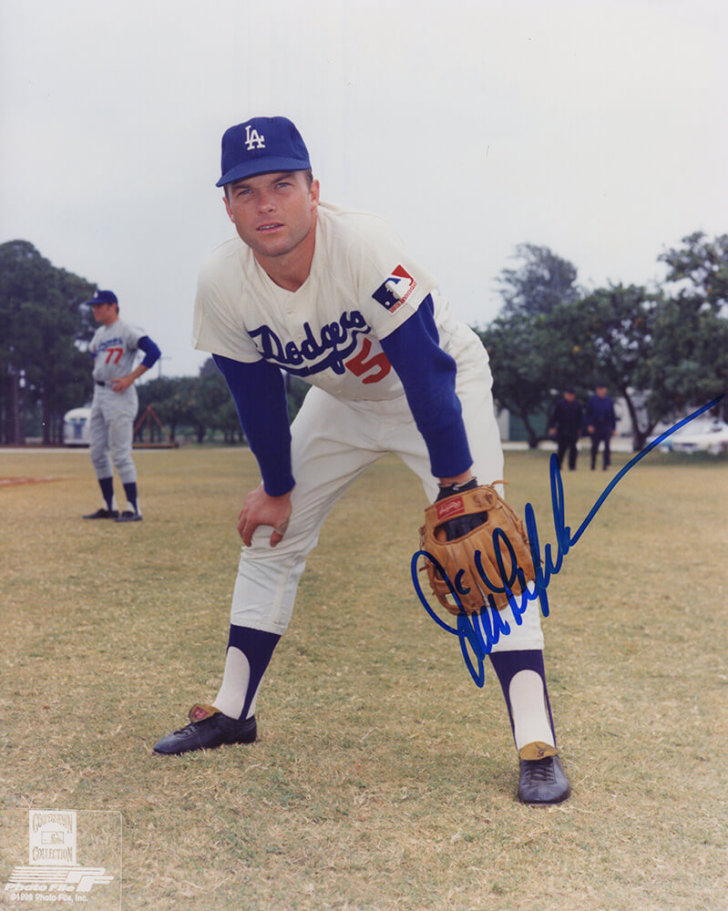 LEF08P103 8 x 10 in. Jim Lefebvre Signed Los Angeles Dodgers Hands on Knees Pose Photo