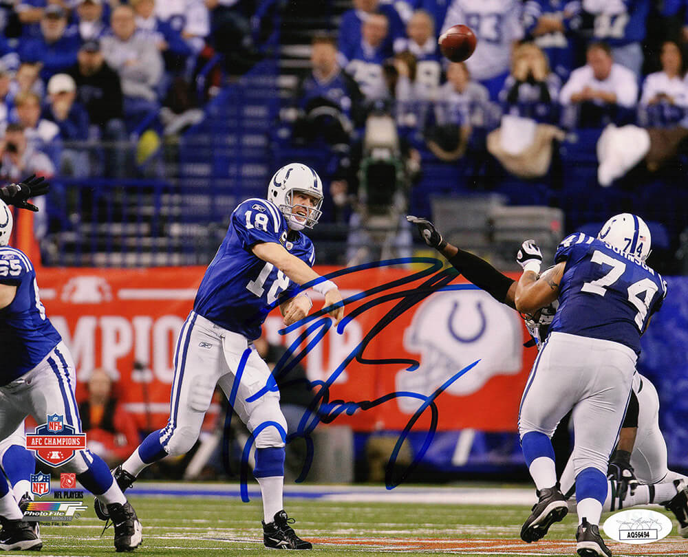 MAN08P318 8 x 10 in. Peyton Manning Signed Indianapolis Colts Blue Jersey Passing Action Photo - JSA