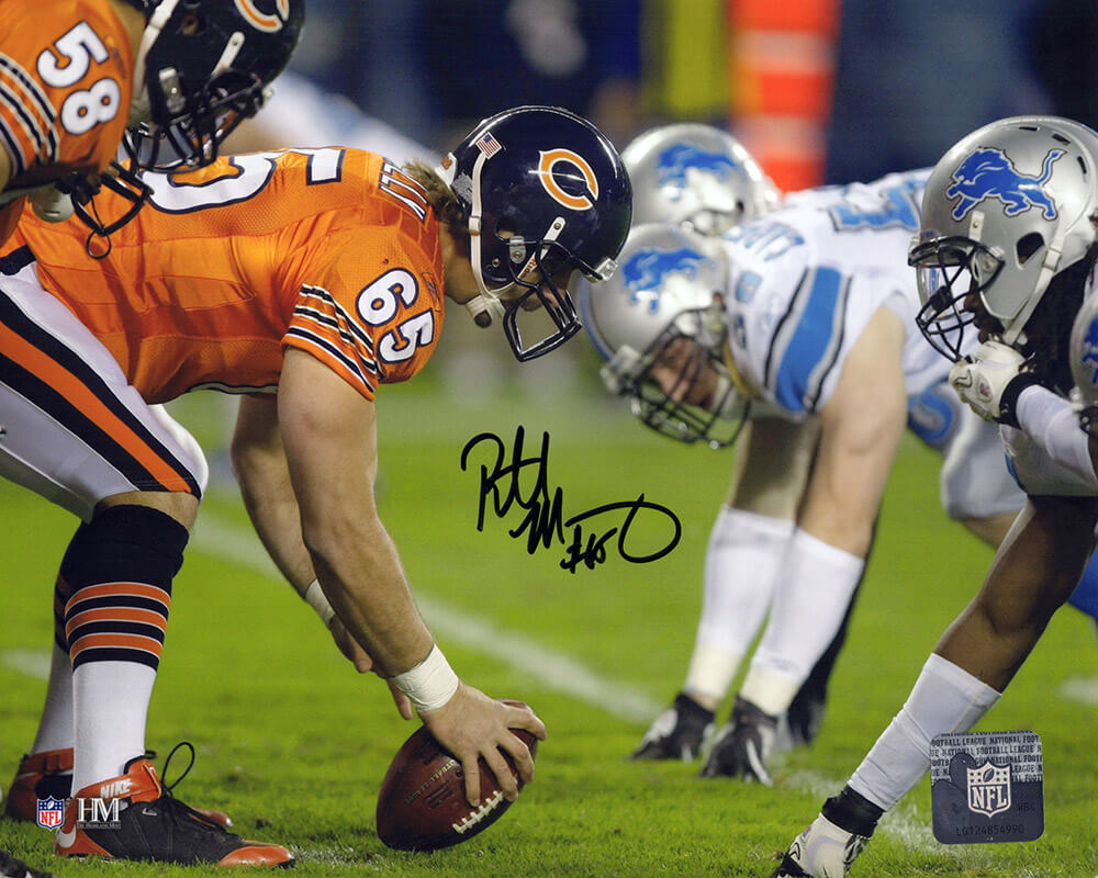 MAN08P340 8 x 10 in. Patrick Mannelly Signed Chicago Bears Long Snap vs Lions Photo