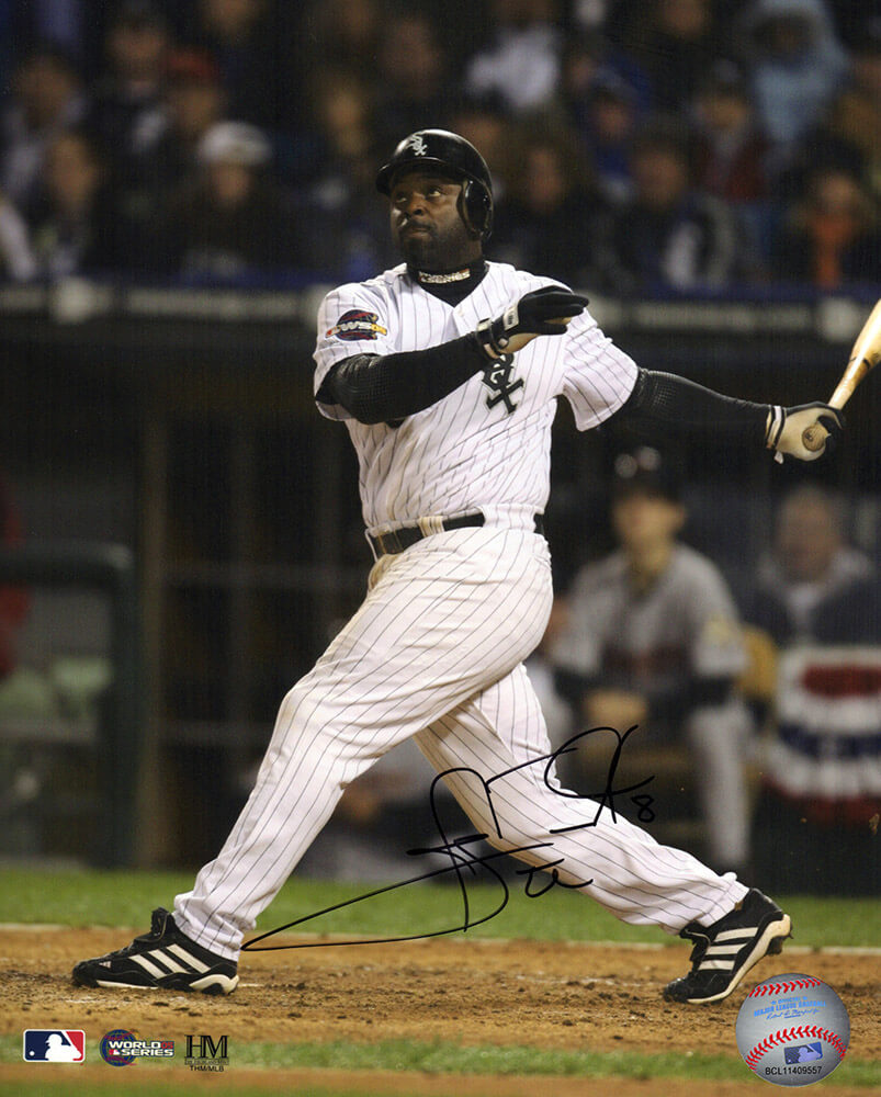 EVE08P102 8 x 10 in. Carl Everett Signed Chicago White Sox 2005 World Series Batting Action Photo