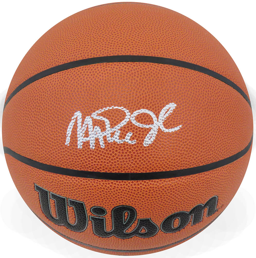 JOHBSK226 Magic Johnson Signed Wilson Indoor & Outdoor NBA Basketball - Beckett