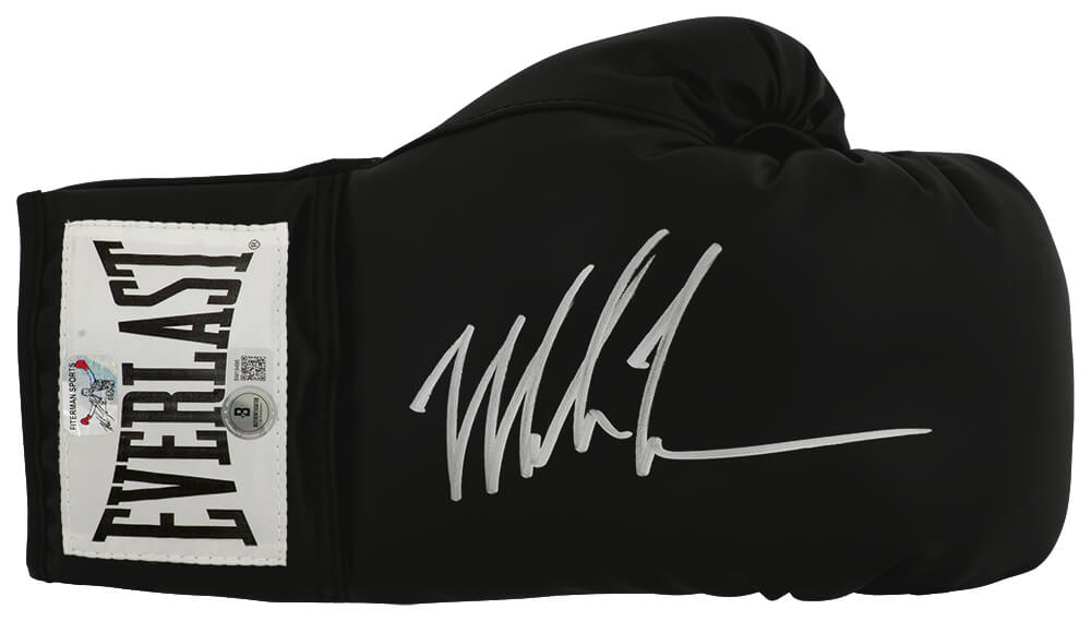 TYSGLV517 Mike Tyson Signed Everlast Black Boxing Glove - Beckett