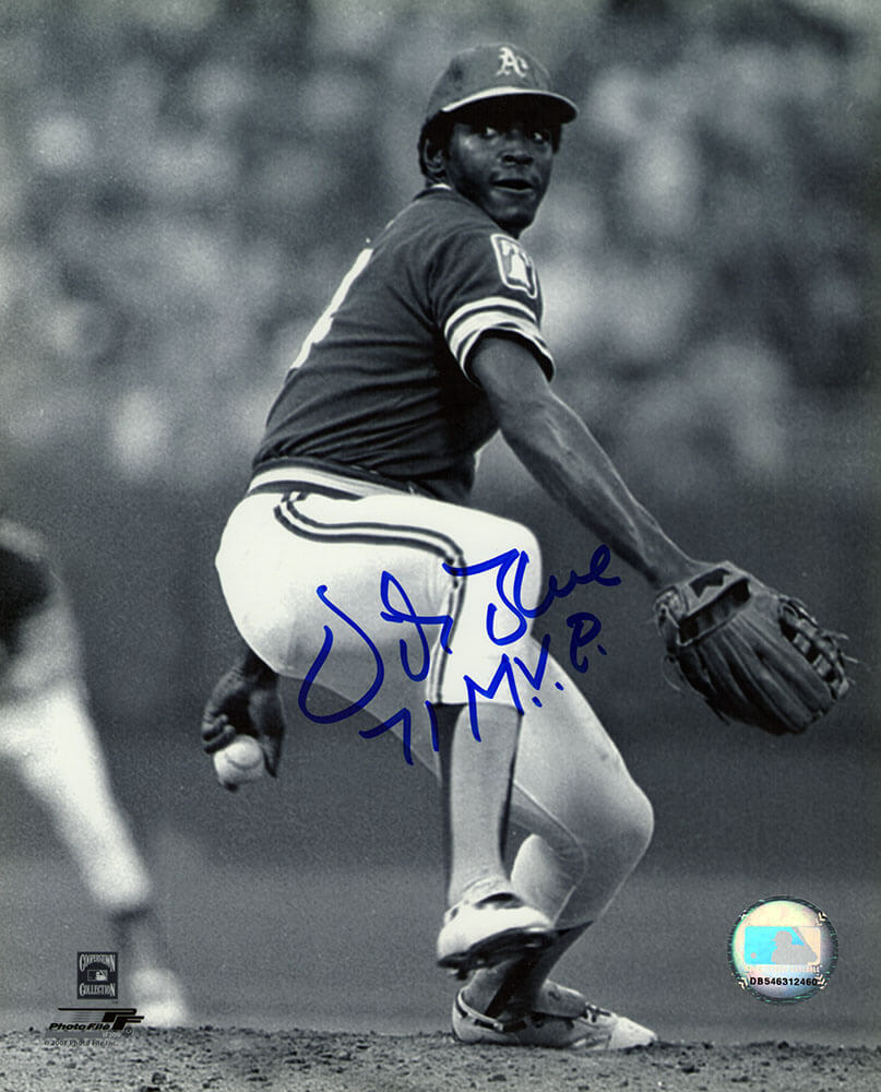 BLU08P112TW 8 x 10 in. Vida Blue Signed Oakland Athletics Black & White Pitching Photo with 71 MVP