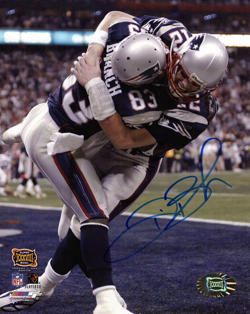 BRA08P321 8 x 10 in. Deion Branch Signed   England Patriots Super Bowl 38 Celebration with Tom Brady Photo