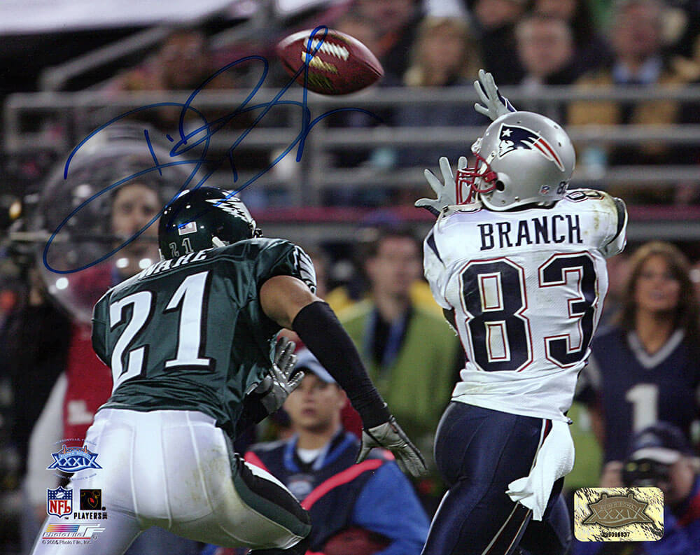 BRA08P323 8 x 10 in. Deion Branch Signed   England Patriots Super Bowl 39 Catch vs Eagles Photo