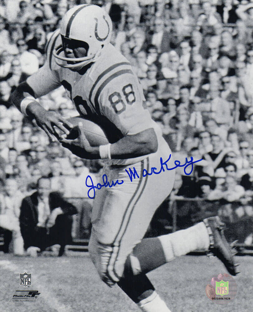 MAC08P331TW 8 x 10 in. John Mackey Signed Indianapolis Colts Black & White with Football Photo